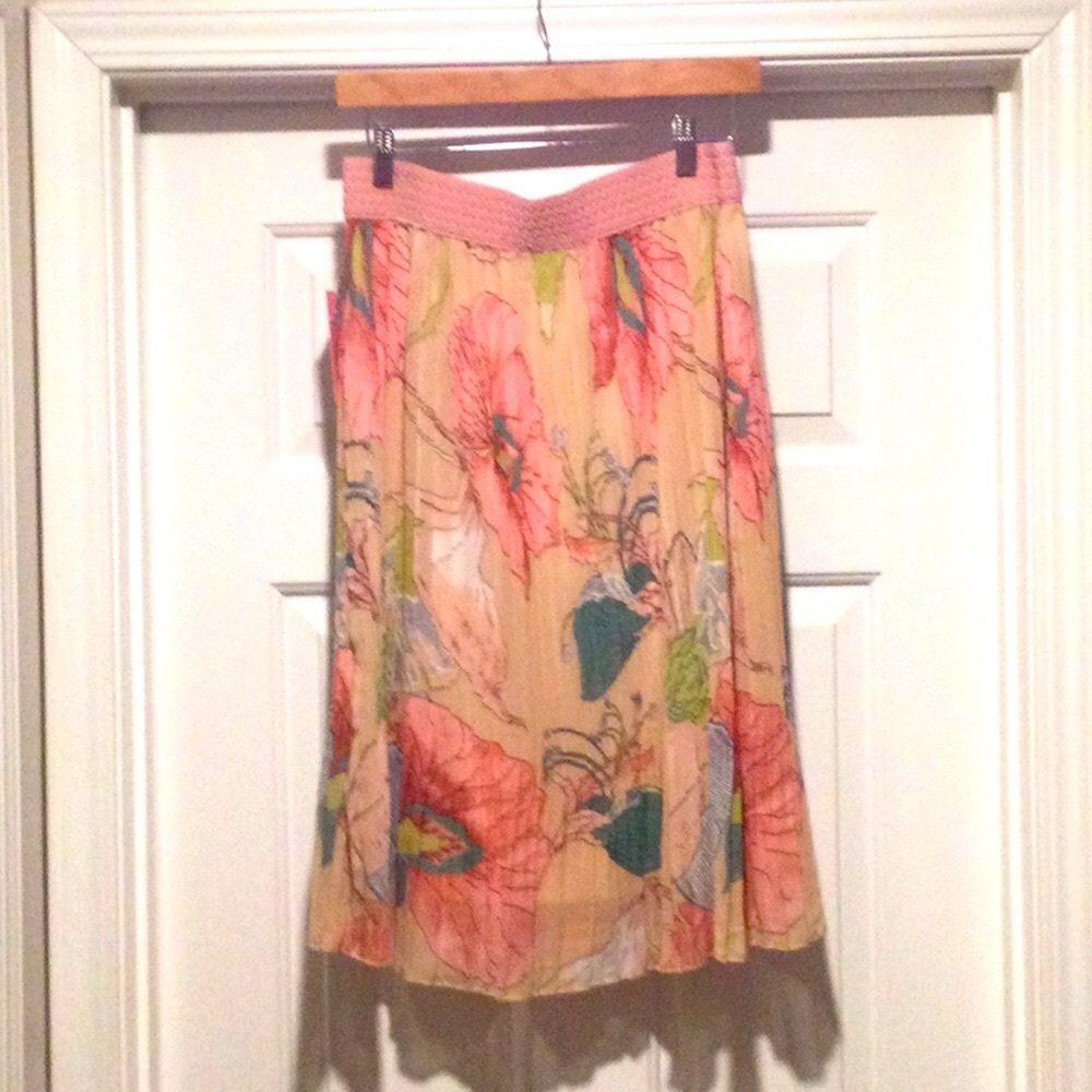 Metro Wear pleated floral skirt